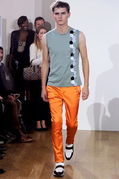 Look 3